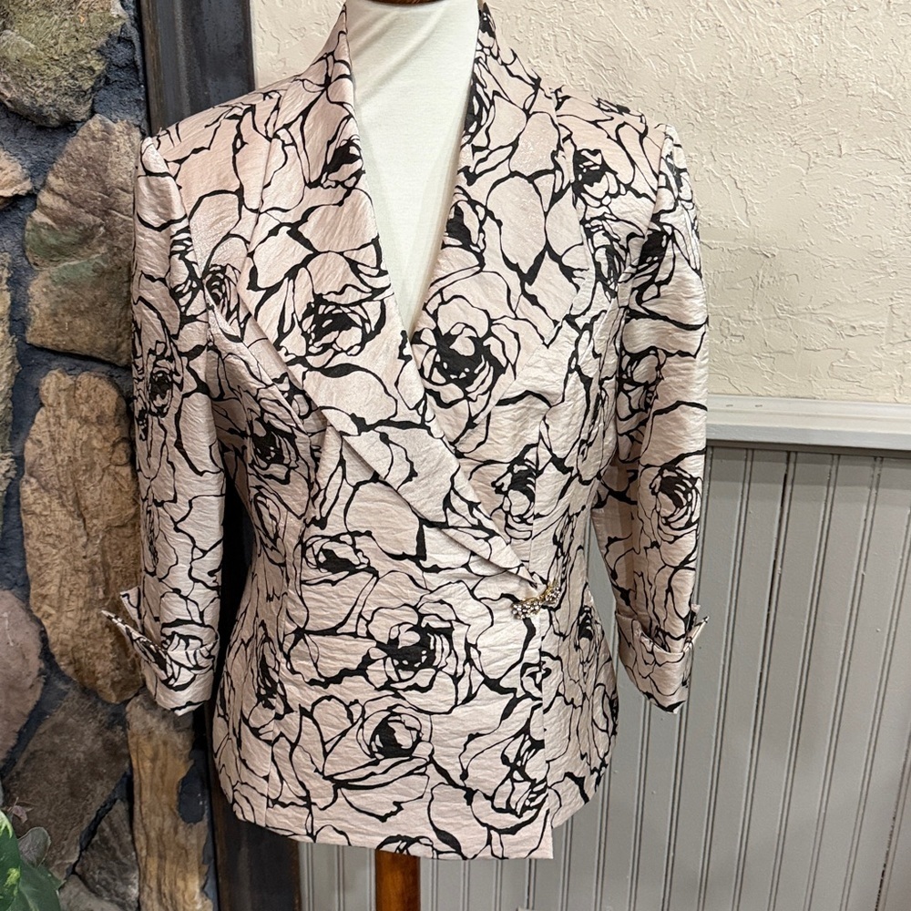 R&M Richards Black and Cream Floral Blazer